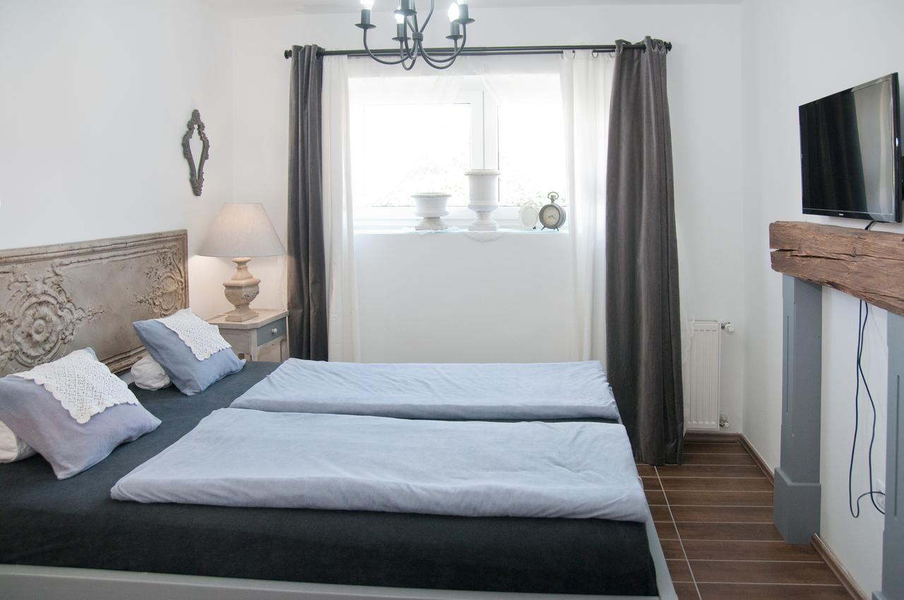 Anita Home Gyenesdias Ngoại thất bức ảnh